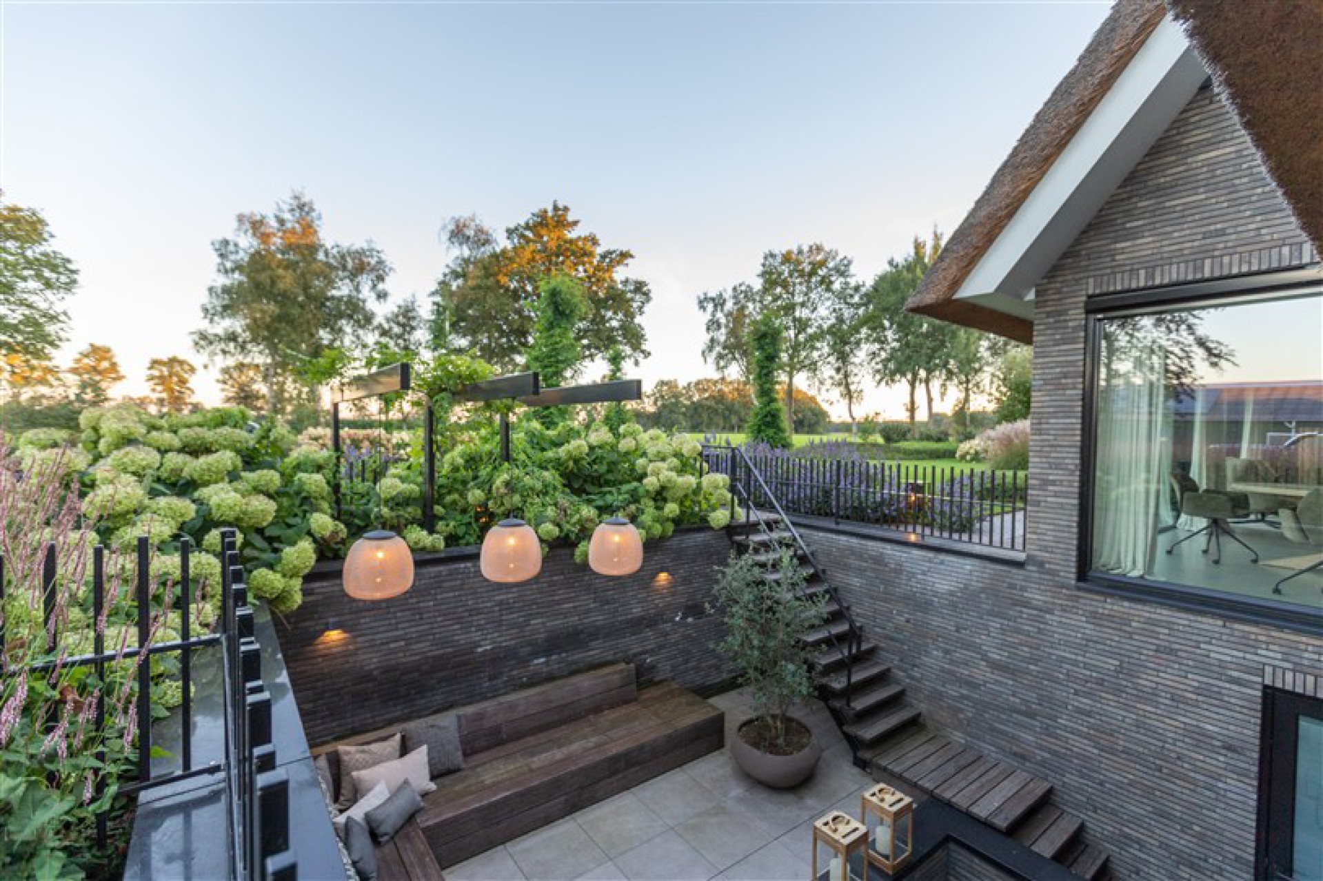 Stunning sitting pit-2